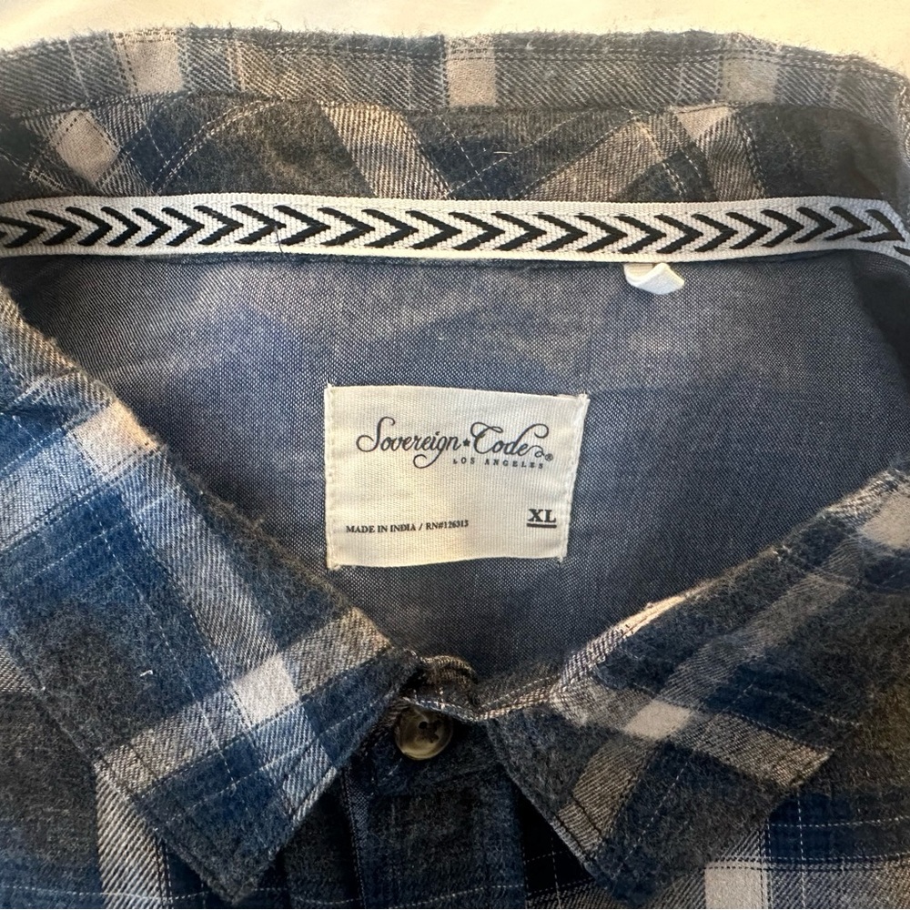 Light weight button down - Picture 2 of 2